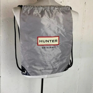 Hunter Boots 17” LW gray w/ black straps‎ backpack